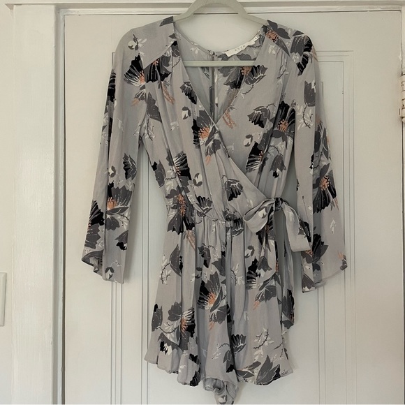 ASTR romper, size small - Picture 1 of 4